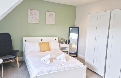 Hyland Apartment by CityNest - Foto 19