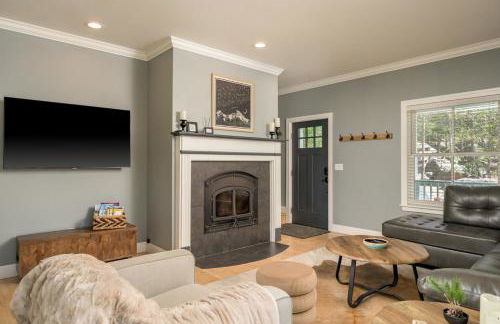 Luxe 4BR Mtn Retreat With Stunning Views Near Ski AndHikes - Foto 29