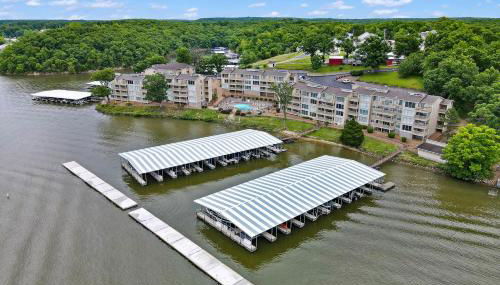 Beautiful Lakefront 3br Private Condo - Photo 2