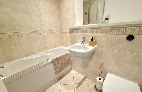 Charming 1BR Apartment In Heart of Cardiff Bay - Foto 3