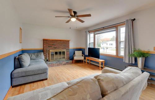 15 Mi to Cochrans Ski Area Cozy Home with Yard! - Foto 4