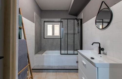 Maison familiale à 2 min à pied de l'Institut A Armand Calme Jeux babyfoot Jacuzzi Proche Mer - Foto 11