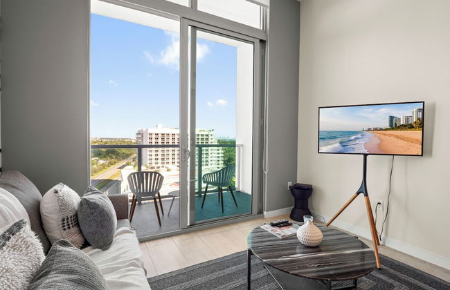 Modern Condo in Design District - Photo 35