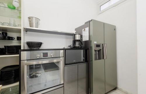 Marbella, Costabella - Beachfront Villa with Heated Pool - Photo 20