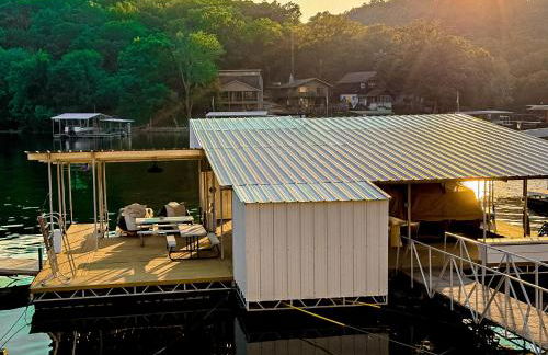 Lakefront-4BD3BA-Sleeps 12PP - Photo 18