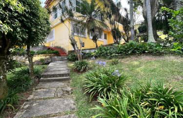 Chácara Casa Amarela - estrutura completa de lazer - ambientes elegantes e exclusivos - campo de futebol e bocha - piscina - lareiras - 10 min Rota do Vinho - Foto 66