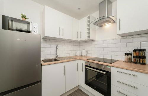 4 Beds - City Gateway Getaway with Free Parking - Foto 11