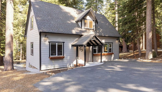 Sweet Pine Deck + Hot Tub, Cozy Modern Interior Close to Ski Resort! - Foto 3, Interior