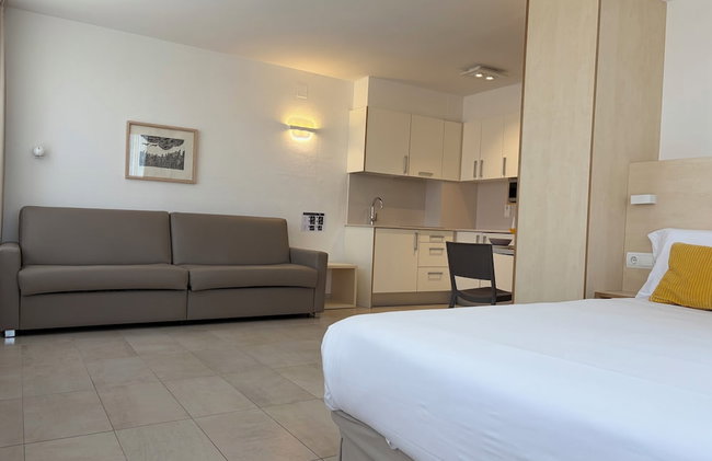 Atenea Park - Suites Apartments - Photo 49