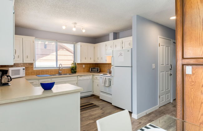 Superb 3BR mins to DT SAIT - Foto 14