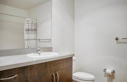 Wallingford jr 1br w rooftop nr bars SEA-639 - Photo 11