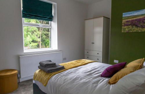 Spacious Cottage with Private Hot Tub - Foto 30