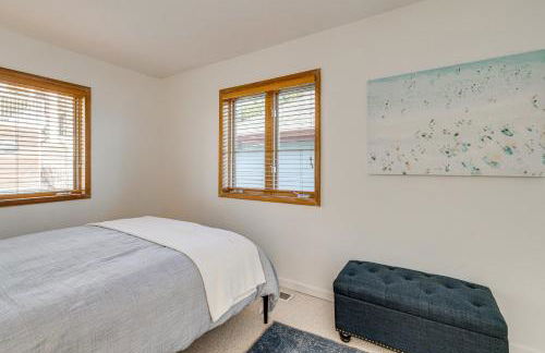 Oceanside Escape with Stunning Views Walk to Beach! - Foto 27