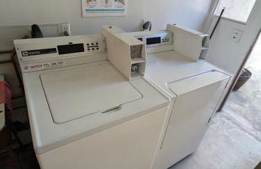 Boho 1-Bedroom BEACH Condo with Mid Size Parking, AC & Laundry - Walk 10min to BEACH! - Foto 25