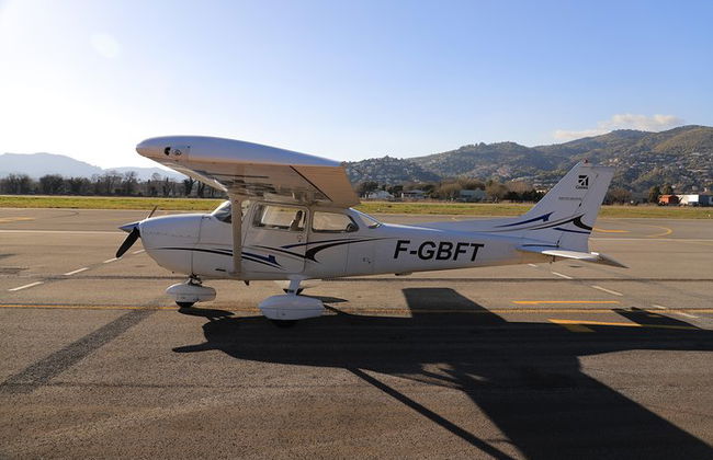 Fly above Lyon in a private plane - Foto 8