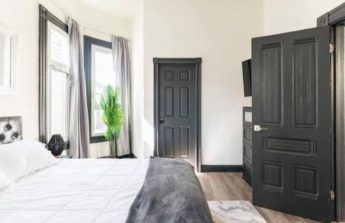 The Black and White House - Foto 68