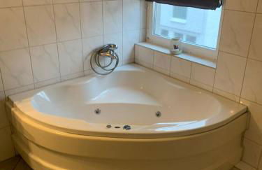 Großes Apartment Aschaffenburg 4 Schlafzimmer bis zu 10 Personen Mainpark Apartment Mainaschaff - Foto 59