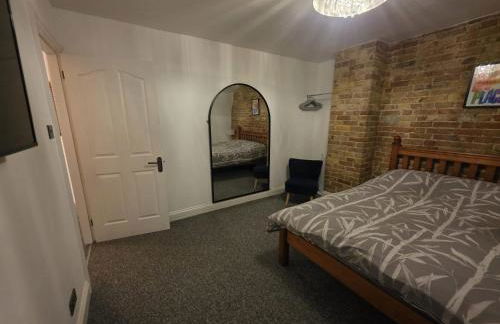 Entire 3 bedroom house 5 minutes from the beach - Foto 2