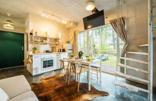 Domek lubiana180 WABI SABI w lesie jacuzzi sauna kominek - drewno w cenie pobytu - nad jeziorem Kaszuby pieski tylko do 10kg za dodatkową opłatą - Foto 2