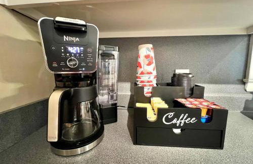 Secluded Farmhouse Retreat - Groups & Pets Okay! - Photo 5