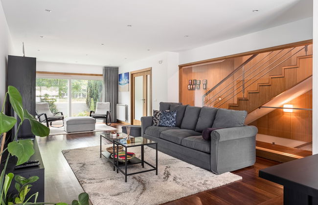 JOIVY Sleek House W/Balcony & 2 Terraces In Porto - Foto 1