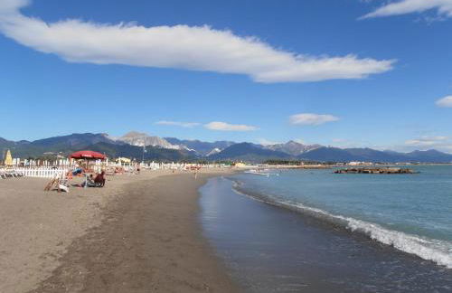 Villa Vecchia Fontana al mare - Tra Liguria e Toscana tra Viaregggio, Forte dei Marmi e Cinque Terre- Haus am Meer bei la Spezia - Foto 3