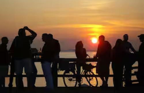 Chill Fire Island Beachfront Cottage with Amazing Bay and Sunset Views, Perfect Location in Fair Harbor - Foto 48