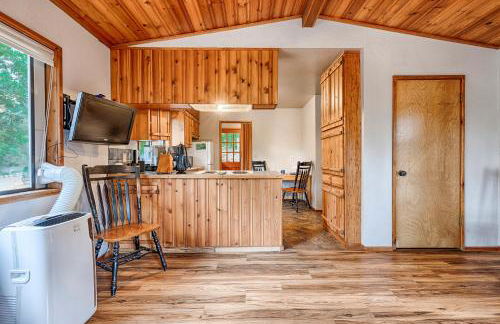 Petite Chalet with deck near Loch Lomond! - Foto 9