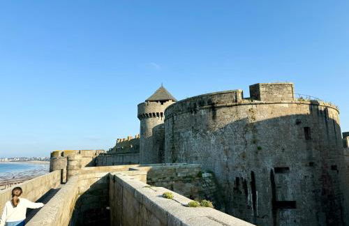 Appartement saint malo neuf, 2 chambres, terrasse, garage - Foto 18