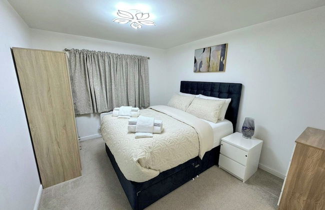 2 Bed-2 Bath-town Centre-free Parking - Photo 3