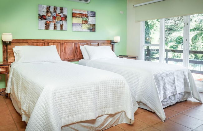 Big private home with pool in Surfside - a short walk from the beach - Photo 4