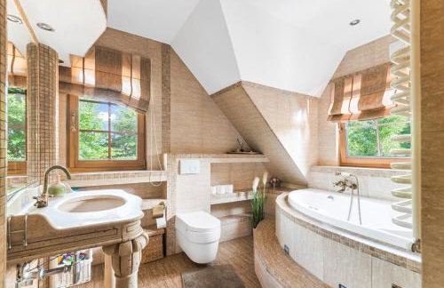 Leśny Dworek Podjazy - Foto 23