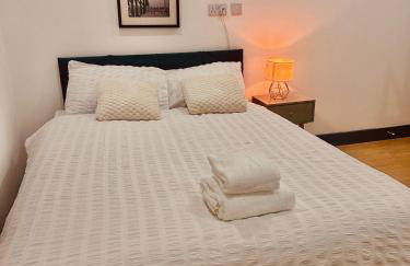 Stylish Ensuit Studios in the Heart of Vibrant Tooting 1 Min to Tube - Photo 4