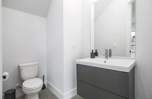 New Modern 3BR 2.5BA North Loop, Cowboy Pool and Patio by Austin Vacay - Foto 21