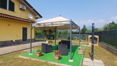 Charme rustico con ampio giardino e piscina con due camere - Foto 3, Garden view