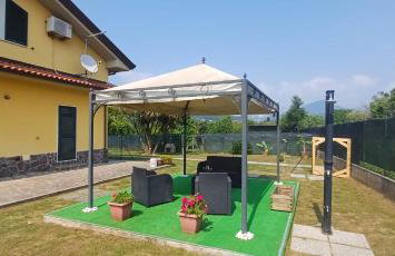 Charme rustico con ampio giardino e piscina con due camere - Foto 3