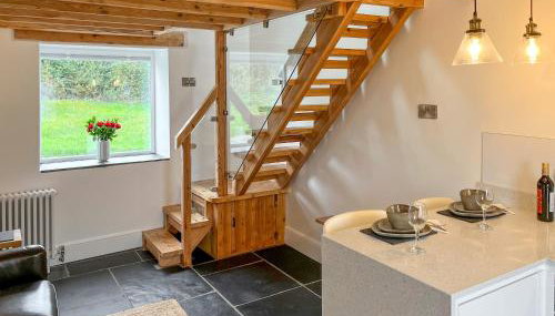 The Stable - Photo 3