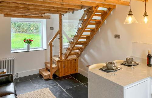 The Stable - Photo 3