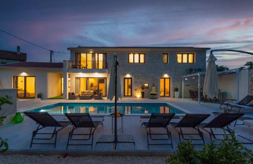 Designer Villa Simone - Modern & Heritage Style with Office - Foto 75