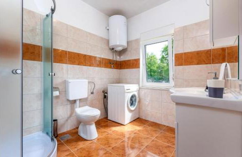 Three-Bedroom Holiday Home In Neoric - Photo 35