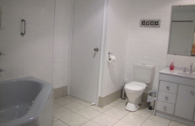 Apollo Apartments - Photo 13