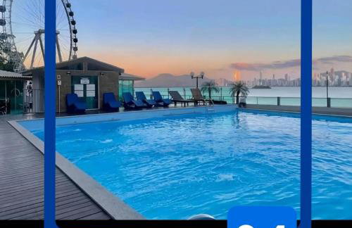 Piscina a beira-mar, tranquilidade e qualidade no melhor de BC - Foto 1