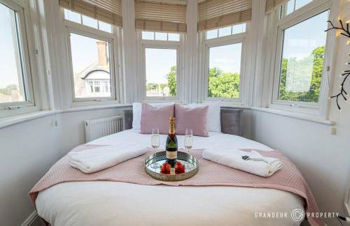 Park Views by Grandeur Property - Photo 2