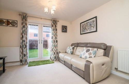 Quiet Two Bedroom House Driveway Parking & Garden - Foto 3