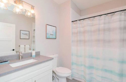 Ice Ice Baby Downtown Newport News - Foto 24