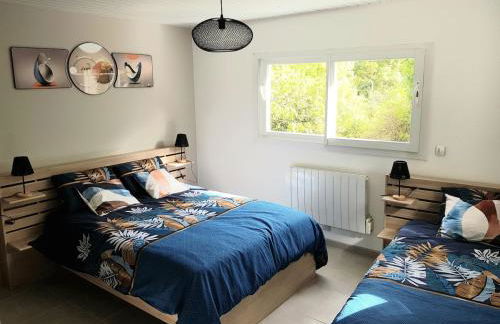 GITE BAS-EN-BASSET, HAUTE-LOIRE, MAISON et JARDIN ATYPIQUE PLEINE NATURE - Foto 13