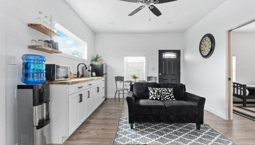 Hidden Cottage mins to Main St and sleeps 4 - Foto 2