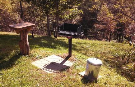 Charming Cabin Rental with a Hot Tub and Fireplace in the Smoky Mountains - Foto 9