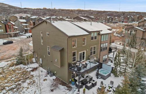 Pvt Hot Tub, Game Rm, Fire Pit, 12 Min Ski and PC - Foto 10