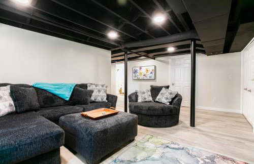 Stylish 3br Cozy Home 10min Drive from ND! - Foto 61
